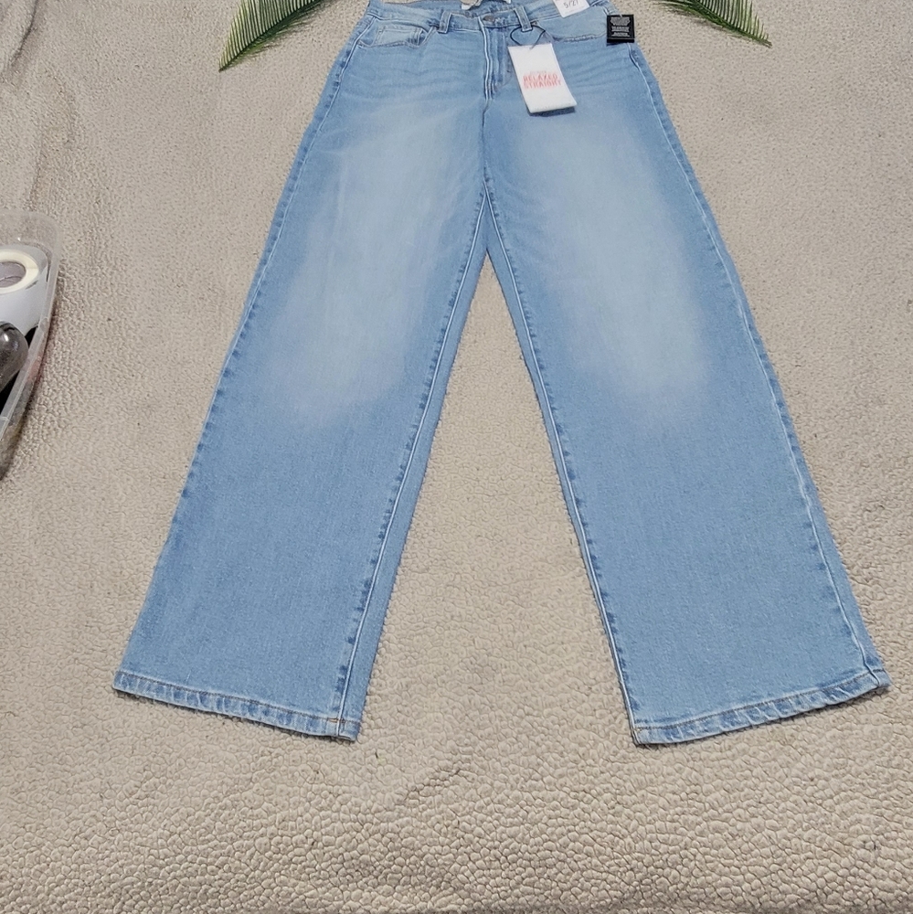 Celebrity Pink Hi-Rise Relaxed Straight Blue Jeans Size 5/27‎ - Picture 10 of 13